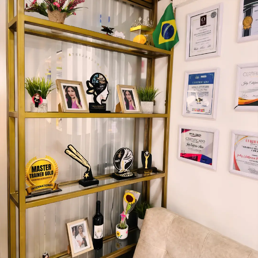 Foto 03 De July Mesa Alisados Y Belleza Capilar